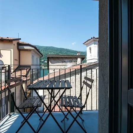 Isola Bella - Via 9 *